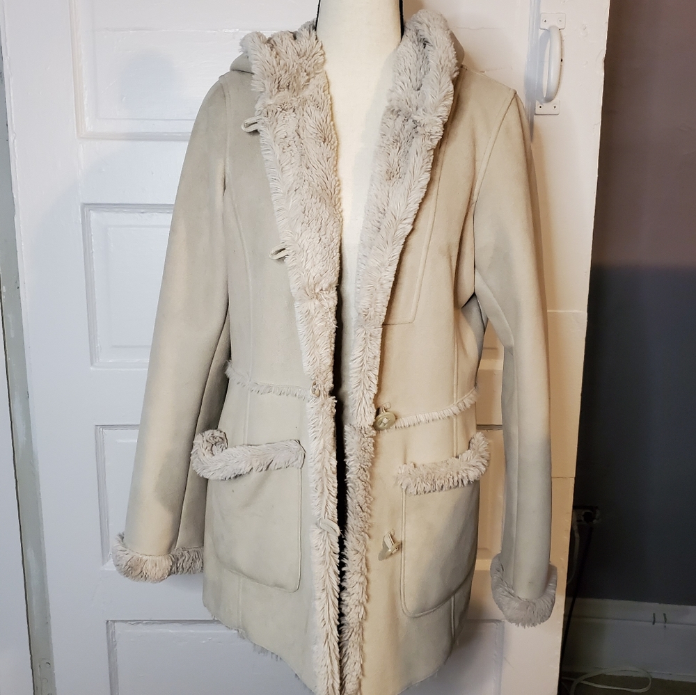 Jones New York Small Suade & Faux Fur Coat. - Picture 1 of 13
